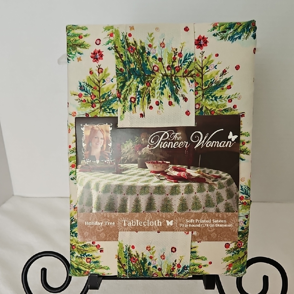 The Pioneer Woman NWT Holiday Tree Round Tablecloth -